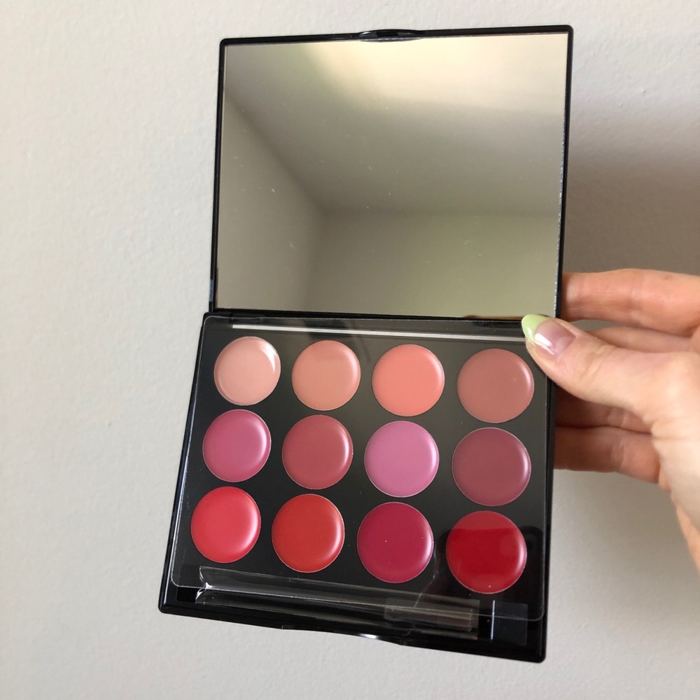 ISH lip statement palette